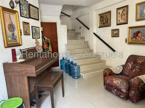 Se Vende Casa Para Remodelar ,de 3 Niveles ,ubicada En San Bernardino 25-17282