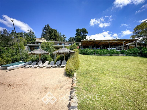Casa En Venta De 9 Dorm. En Las Cabras