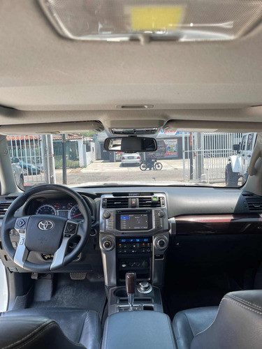 Imagen 3 de 13 de Toyota Runner Limited 4x4