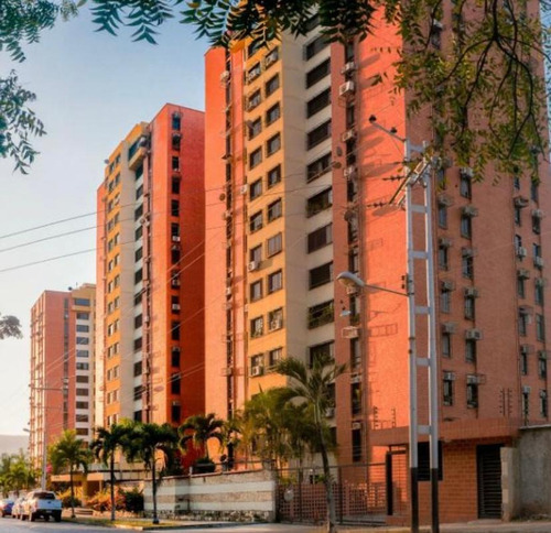 Apartamento Semi Amoblado En Venta En Residencias Valle Alto, Mañongo  C-9757 E. C