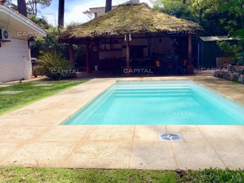 Imagen 3 de 12 de Alquiler Chalet Mansa Con Piscina Parquizado