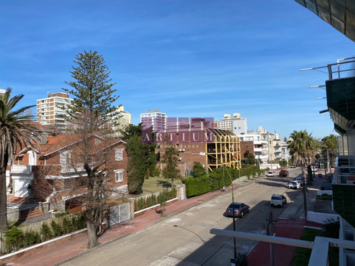 Venta Apartamento Dos Dormitorios , Dos Baños !!peninsula Punta Del Este 