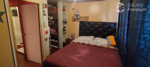 Casa En Venta De 4 Dorm. En Conchalí
