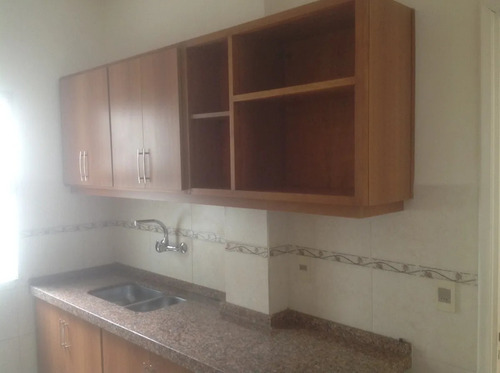 Imagen 4 de 12 de Precioso Apto De 2 Dorm Con Balcón, Bajos G/c En Bolivar!