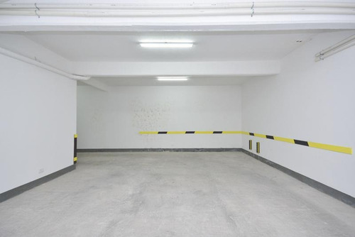 Imagen 3 de 3 de Cochera Privada Para 5 Autos - Caballito