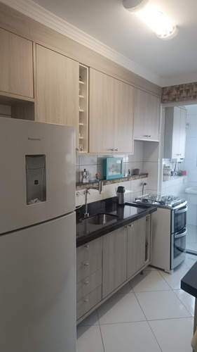 Apartamento De Dois Dormitórios Com Móveis Planejados.