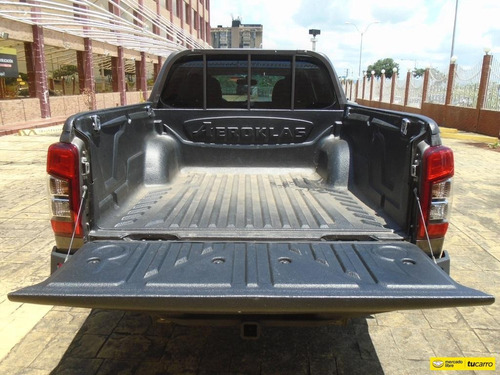 Imagen 6 de 15 de Mitsubishi L200 4x4 - Sincrónica