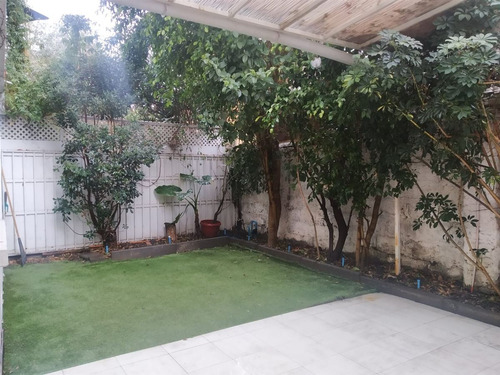 Depto En Venta De 4 Dorm , Con Patio 1er Piso. En La Reina