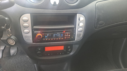 Citroën C3 C3 Exclusive 1.4 8V (flex)