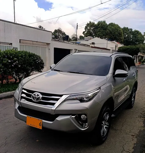 Toyota Fortuner 2.7l Mid