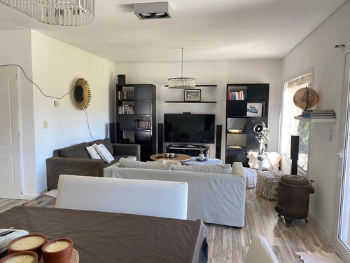 Imagen 4 de 28 de Venta | Casa De 2 Plantas En Lote Interno | Los Alisos
