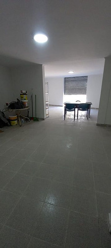 Local Comercial En Metro Blanqueado