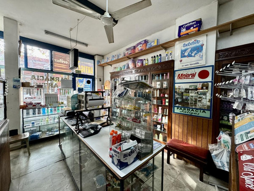 Fondo De Comercio De Farmacia En El Centro De Colonia