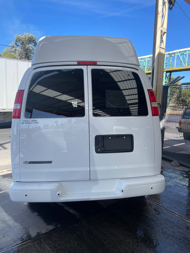 Chevrolet Express 6.0 Ls D 12 Pas At
