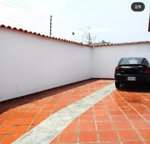 Imagen 2 de 9 de Casa Catia La Mar.urb La Colina. 4hab, 3 Baños, 4puesto,