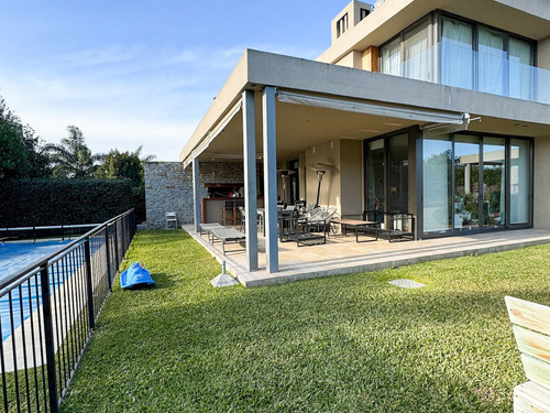 Venta Casa San Nicolas 4 Dormitorios En Suite
