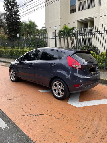 Ford Fiesta 1.6 Hatchback Mecánica