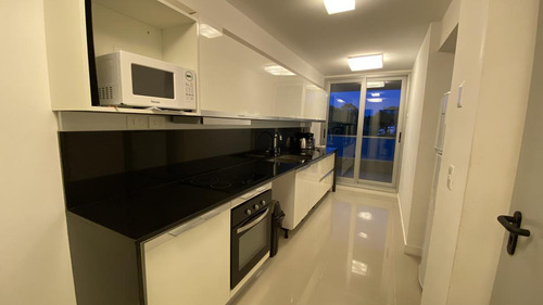 Apto De 2 Dorm, Vista Al Mar! Con Parrillero Propio!