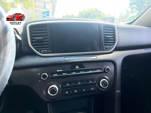 Kia Sportage 2.0 Lx At
