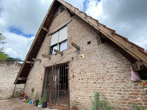 Imagen 3 de 9 de Venta - Lote Con Casa Estilo Alpina En Monte Grande!