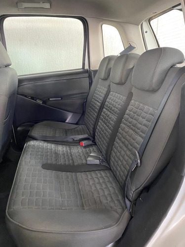 Imagem 6 de 14 de Fiat Idea Adventure1.8 Mpi Flex 5p
