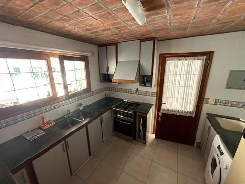 Carilo Casa A 50 Metros Del Mar P/12 Personas Pileta Climatizada Avutarda E/ Nogal Y Mimbre