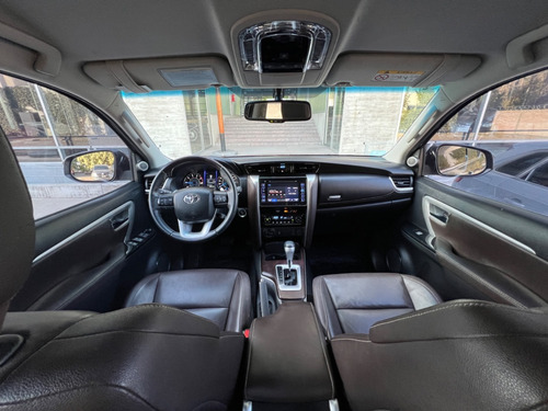 Imagen 13 de 15 de Toyota Hilux Sw4 Tdi Srx At L16 2018