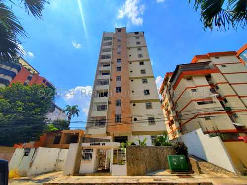 Apartamento En Venta En El Bosque Maracay Aragua 24-20502 Ec