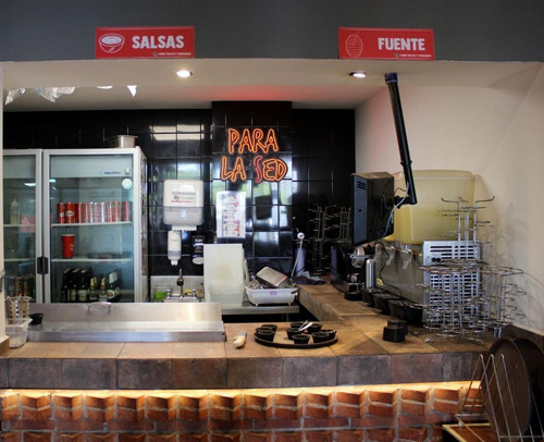 Negocio En Traspaso En Plaza Cañadas Del Lago (equipado Para Taquería)
