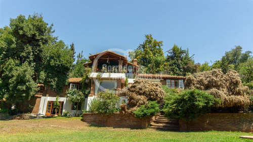 Casa En Venta De 5 Dorm. En Lo Barnechea