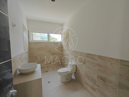 Casa En Venta En Col. Hermenegildo Galeana Con 4 Recamaras