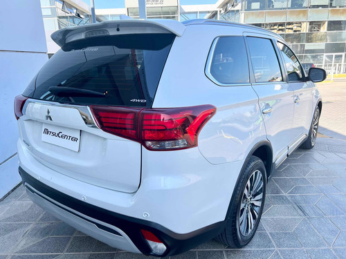 Imagen 4 de 15 de Mitsubishi Outlander 2020 2.4 Gls 169cv
