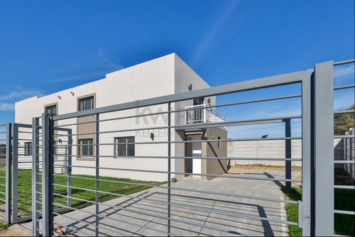 Venta Casa 3 Dormitorios 2 Baños Lagomar N A Estrenar
