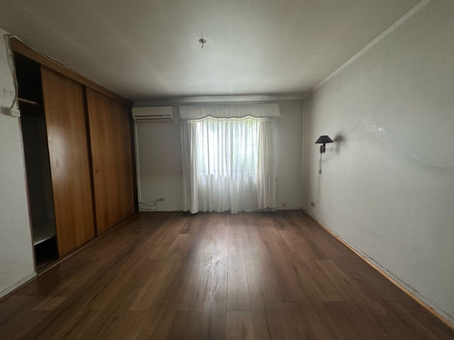 Casa En Villa Con Amplio Jardín, Cercana Al Centro - Chillán