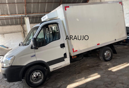 Imagem 3 de 8 de Iveco Daily 35s14 2015