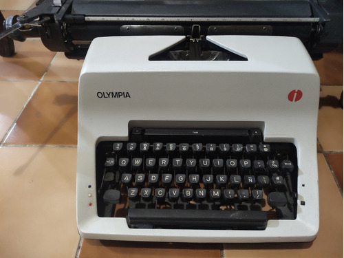 Máquina De Escribir Olympia Sg3 Magnífica