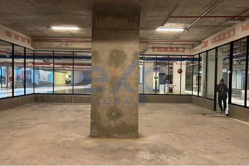 Arriendo Local Comercial De138 M2.,  Muy Cerca Del Metro Esc