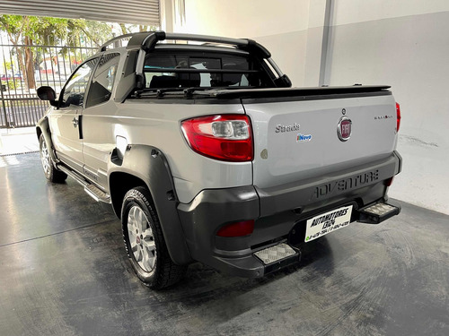 Imagen 4 de 13 de Fiat Strada 2015 1.6 Adventure Cd Pack Top Locker Con Gnc
