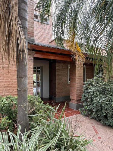 Venta Casa Barrio Privado El Bosque
