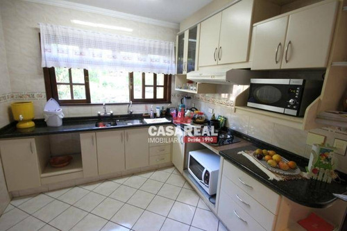Imagem 8 de 20 de Ampla Casa Aprox. 400m² Terreno 1.600m² - Região Tranquila E Fácil Acesso. Veja Fotos! - Ca0074