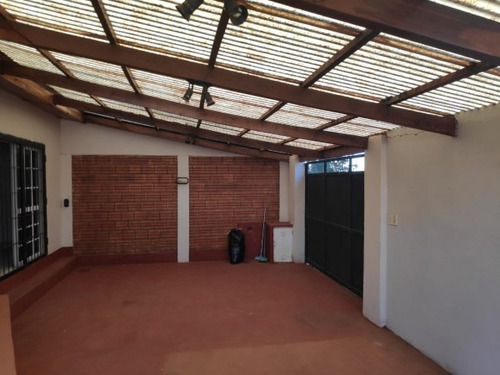 Imagen 2 de 15 de Casa En Venta 2 Dorm B° Giovinazo