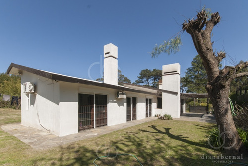 Imagen 7 de 30 de Casa De 3 Dormitorios Y Piscina En Mansa, Punta Del Este. - Ref: 41069