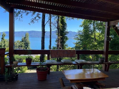 Casa En Venta De 4 Dorm. En Pucón, Los Riscos