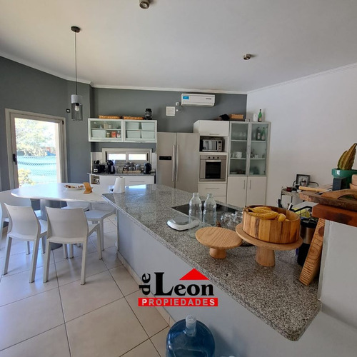 Casa En Venta De 3 Dormitorios C/ Cochera En Barrio Privado Pago Chico
