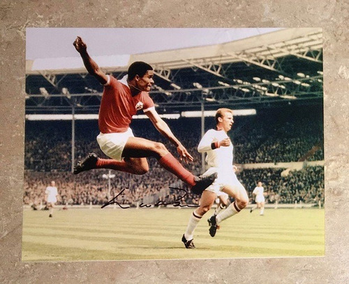 Foto Firmada Por Eusebio Con Certificado Benfica Portugal