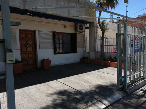 Imagen 22 de 30 de Casa 4 Dorm. Venta Malvin Barbacoa Cerrada Fondo