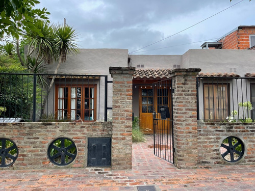 Se Venden Dos Casas Con Galpon Y Garage En Capilla Del Señor. 