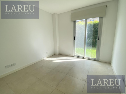 Departamento Con Jardin De 2 Dormitorios En Venta En Vilahaus, Pilar
