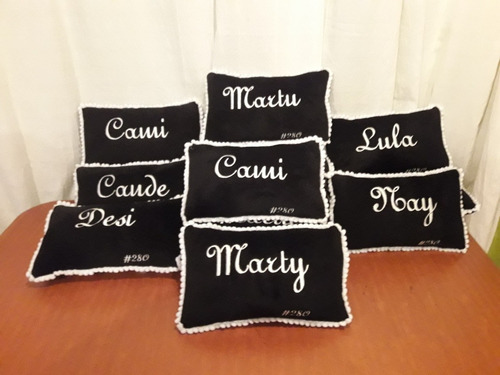 Almohadón Bordado Personalizado Para 15 Años Souvenir.