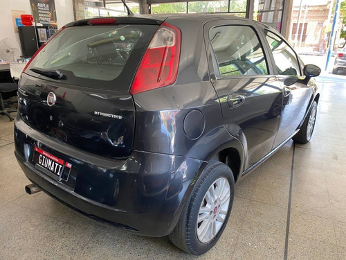 Imagen 4 de 11 de Fiat Punto Atractive 1.4. Año 2011